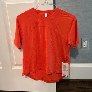 Lululemon Tough Training Crewneck Tee. Size 6 EUC